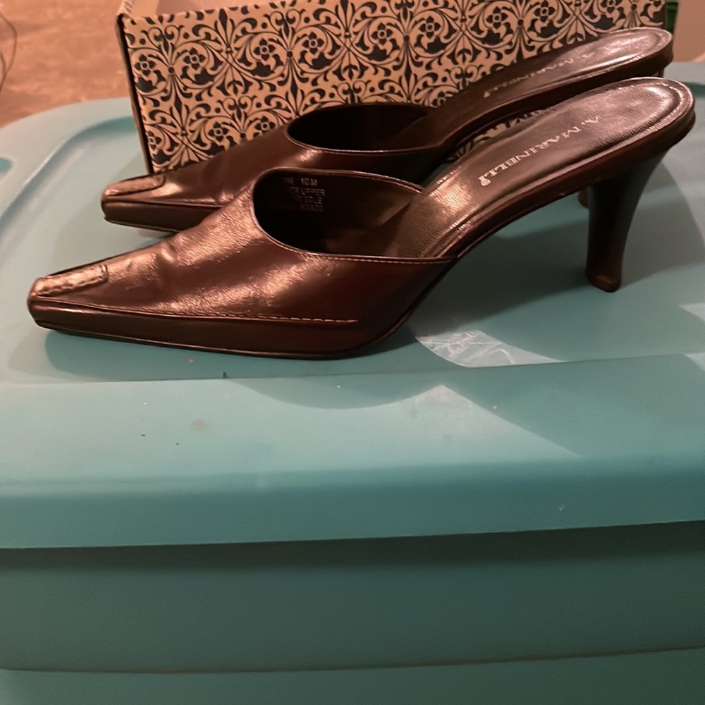 Heels - Picture 2 of 2